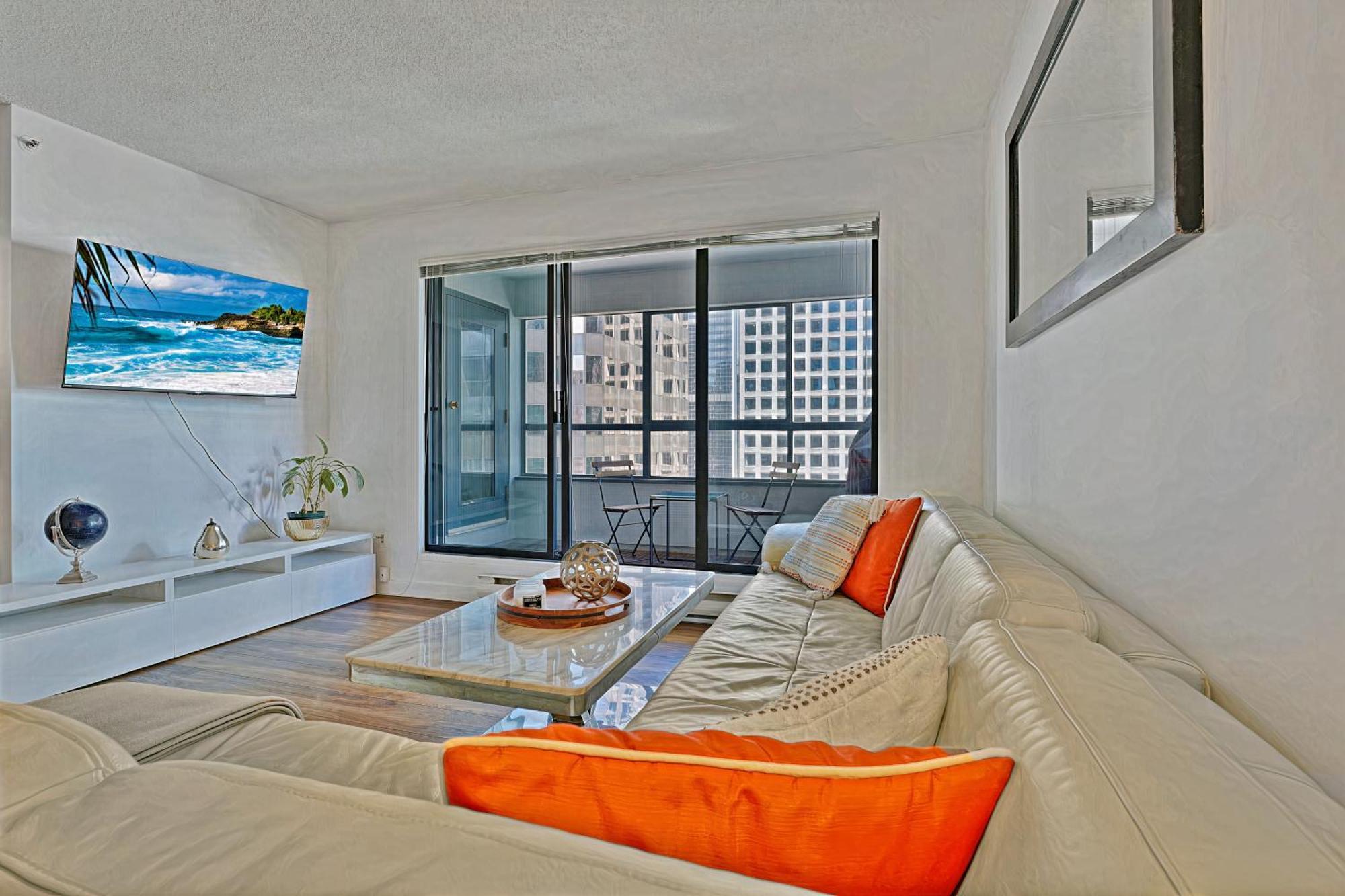 Prime Location Stylish Two-Bedroom Apartment Overlooking Downtown Vancouver Exterior photo